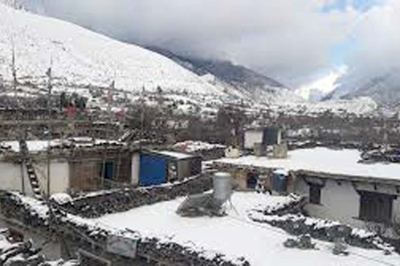 उत्तरी गोरखा र मुस्ताङमा बाक्लो हिमपात, तीर्थालु र पर्यटक प्रभावित